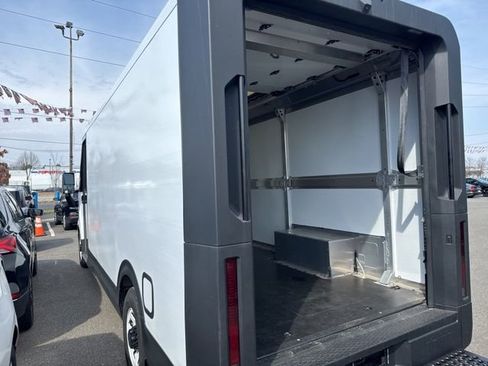 Used 2024 Chevrolet Brightdrop 600 w/ Commercial Equipment Package image 9