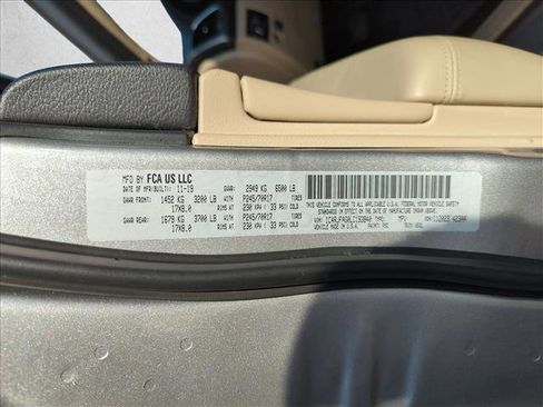 Used 2020 Jeep Grand Cherokee Laredo AWD/4WD image 24