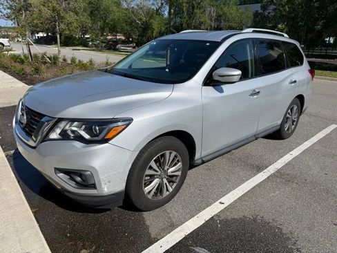 Used 2020 Nissan Pathfinder SV w/ Cargo Package FWD image 1