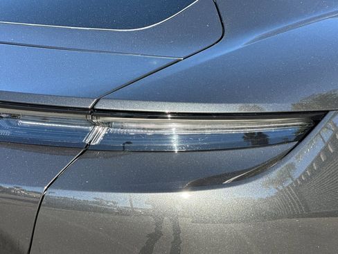 Used 2023 Porsche Taycan image 27
