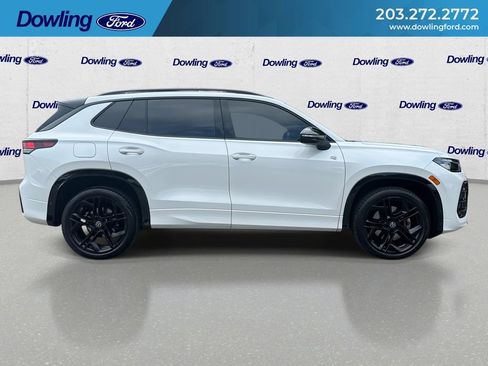 Used 2025 Volkswagen Tiguan SE R-Line AWD/4WD image 9