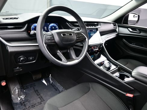 Used 2024 Jeep Grand Cherokee L Laredo w/ Luxury Tech Group I image 13