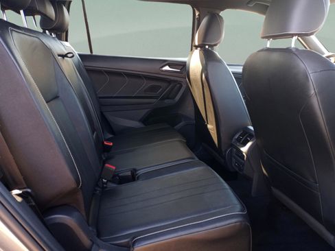 Used 2022 Volkswagen Tiguan SE R-Line image 28