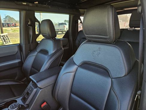 Used 2023 Ford Bronco Badlands w/ Sasquatch Package AWD/4WD image 13