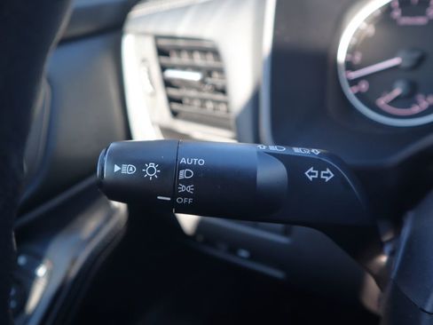 Used 2024 Nissan Rogue SV image 21