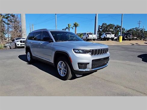 Used 2024 Jeep Grand Cherokee L Laredo w/ Luxury Tech Group I image 39