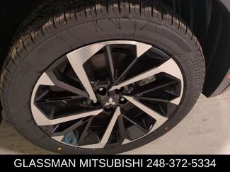 New 2025 Mitsubishi Outlander SE video 2