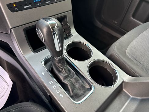 Used 2019 Ford Flex SE FWD image 19