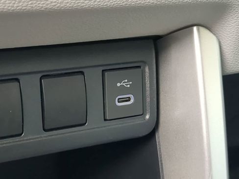 Used 2024 Toyota Corolla Cross L image 30