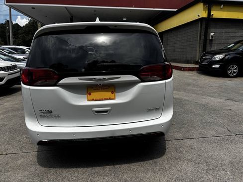 Used 2020 Chrysler Pacifica Limited FWD image 6