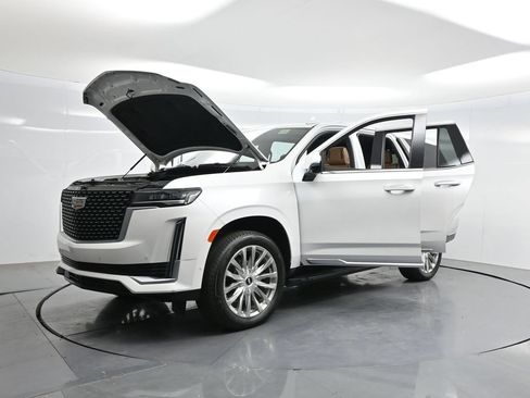 Used 2022 Cadillac Escalade Premium Luxury AWD/4WD image 50