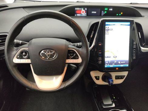 Used 2019 Toyota Prius Prime Advanced image 22