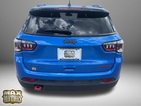 Used 2025 Jeep Compass Trailhawk AWD/4WD image 5