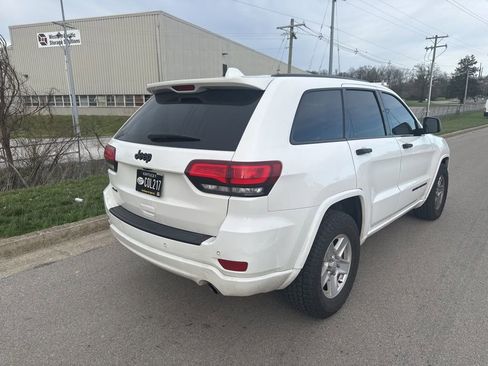 Used 2019 Jeep Grand Cherokee Altitude AWD/4WD image 3