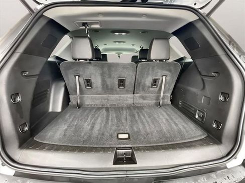 Used 2021 Chevrolet Traverse RS image 27