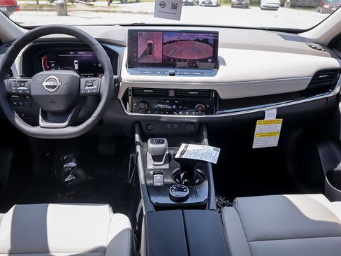 New 2025 Nissan Rogue SL w/ Tech Package image 19