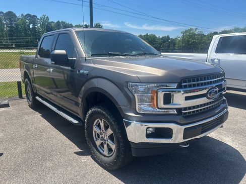 Used 2019 Ford F150 XLT w/ Equipment Group 302A Luxury AWD/4WD image 2