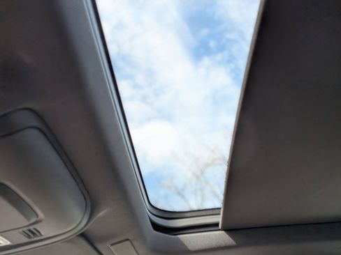 Certified 2025 Chevrolet Tahoe High Country image 33