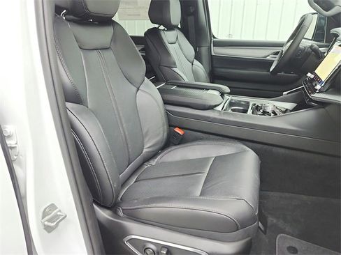 New 2026 Jeep Grand Wagoneer 4WD image 39