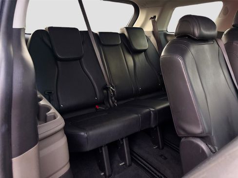 Used 2025 Kia Carnival FWD image 27