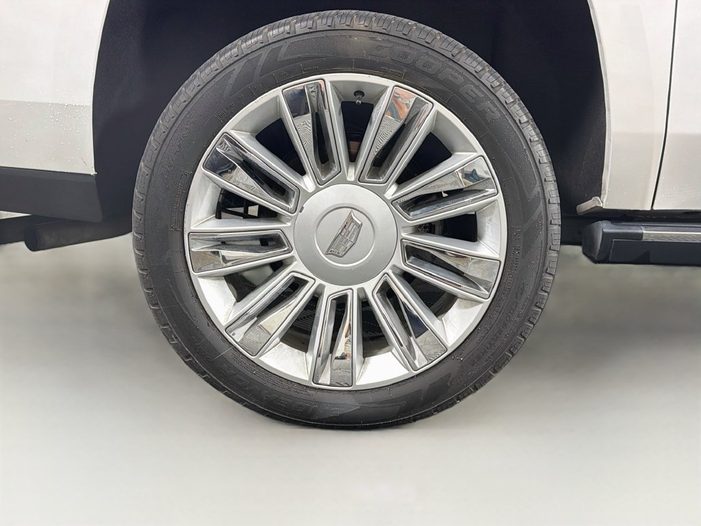 Used 2019 Cadillac Escalade ESV Platinum AWD/4WD image 37