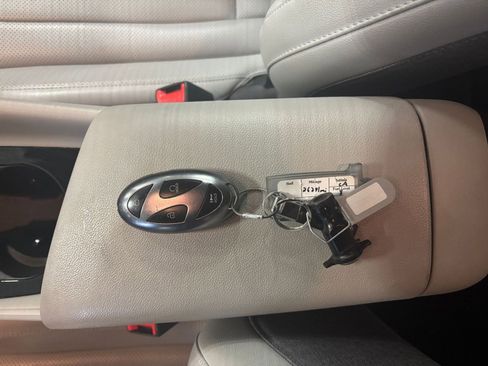 Used 2025 Hyundai Elantra Limited image 22