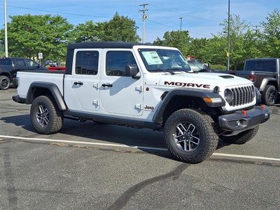 New 2025 Jeep Gladiator Mojave w/ Convenience Group