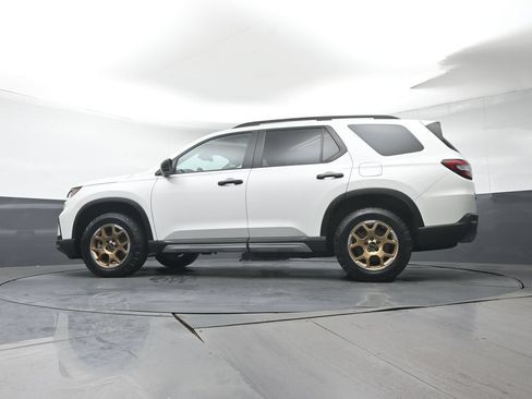 Used 2024 Honda Pilot TrailSport image 32