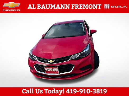 Used 2018 Chevrolet Cruze LT FWD image 2
