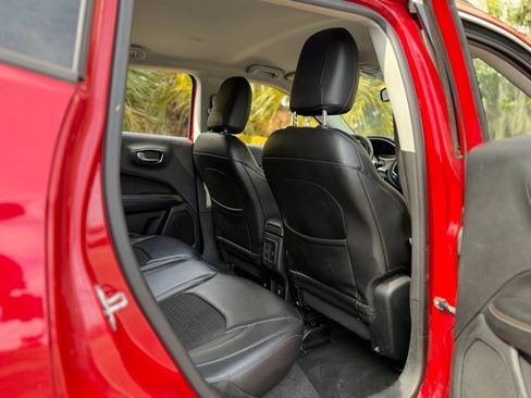 Used 2018 Jeep Compass Latitude FWD image 34