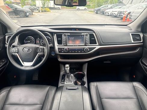 Used 2016 Toyota Highlander Limited AWD/4WD image 12