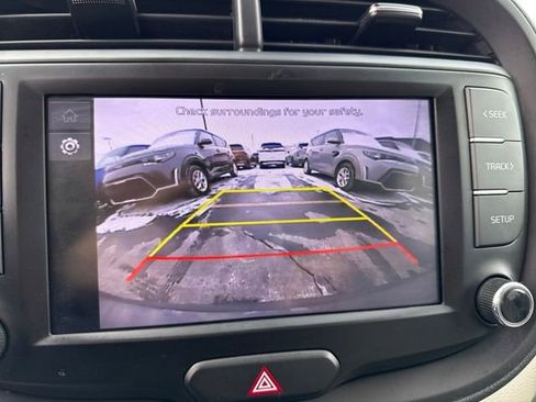 Used 2023 Kia Soul LX image 23