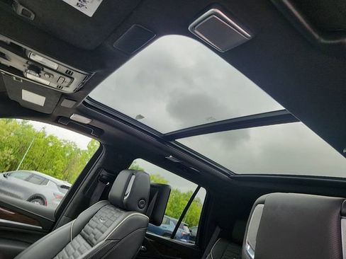 Used 2023 Cadillac Escalade Sport Platinum w/ LPO, ONYX Package AWD/4WD image 14