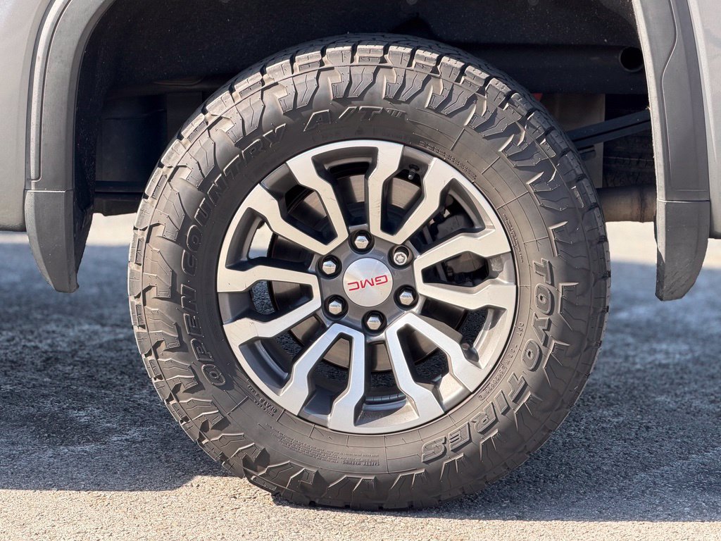 Used 2020 GMC Sierra 1500 AT4 w/ AT4 Premium Package AWD/4WD image 3