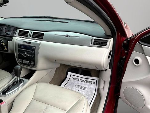 Used 2008 Chevrolet Impala LT w/ Luxury Edition Package FWD image 24
