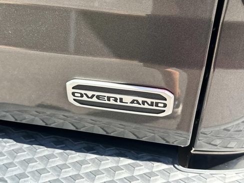 Used 2022 Jeep Gladiator Overland w/ Popular Equipment Package AWD/4WD image 15