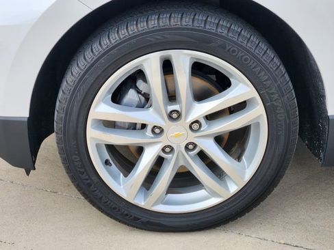 Used 2019 Chevrolet Equinox Premier image 12