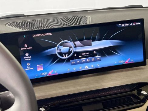 Used 2025 BMW 330i xDrive Sedan w/ Convenience Package image 14