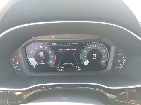 Certified 2025 Audi Q3 2.0T Premium w/ Convenience Package AWD/4WD image 9