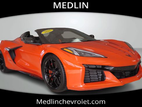Used 2025 Chevrolet Corvette Z06 w/ Stealth Interior Trim Package RWD image 2