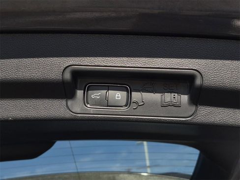 Used 2023 Ford Explorer ST-Line w/ Class IV Trailer Tow Package image 9