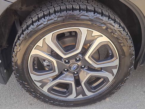 Used 2023 Subaru Ascent Limited w/ Technology Package image 9