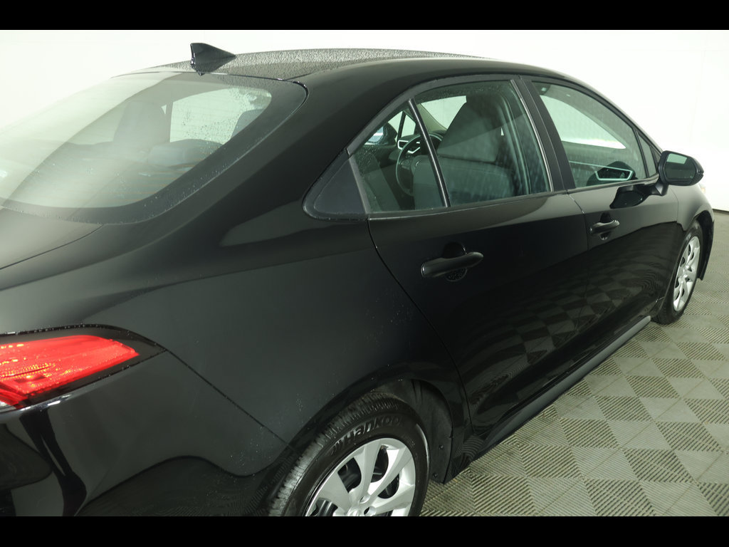 Used 2025 Toyota Corolla LE FWD image 17
