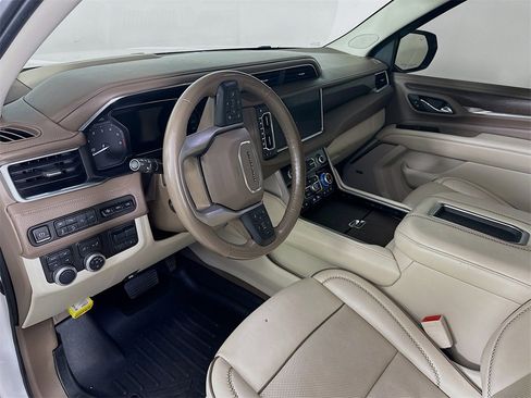 Used 2021 GMC Yukon Denali w/ Denali Premium Package image 31