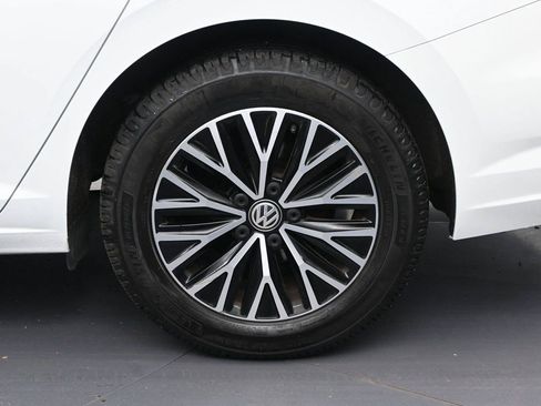 Used 2021 Volkswagen Jetta SE w/ SE Cold Weather Package FWD image 11
