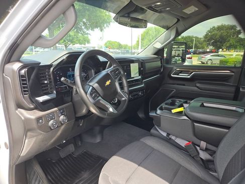 Certified 2025 Chevrolet Silverado 2500 LT w/ Convenience Package AWD/4WD image 11