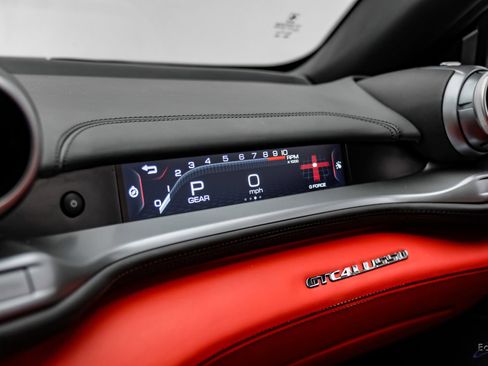 Used 2018 Ferrari GTC4Lusso AWD/4WD image 84