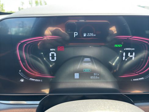 Certified 2025 Kia Niro EX Touring FWD image 31