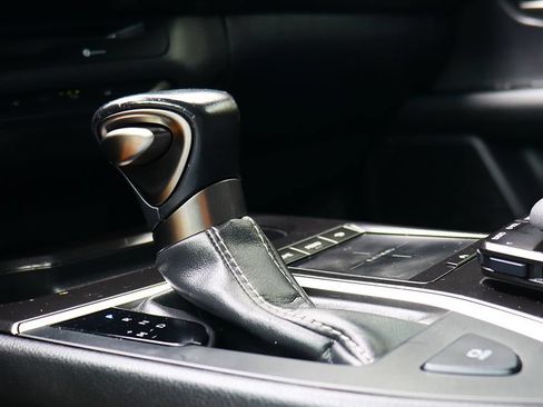 Used 2019 Lexus UX 200 w/ Premium Package FWD image 51