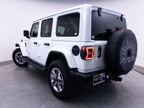 Used 2021 Jeep Wrangler Unlimited Sahara AWD/4WD image 3